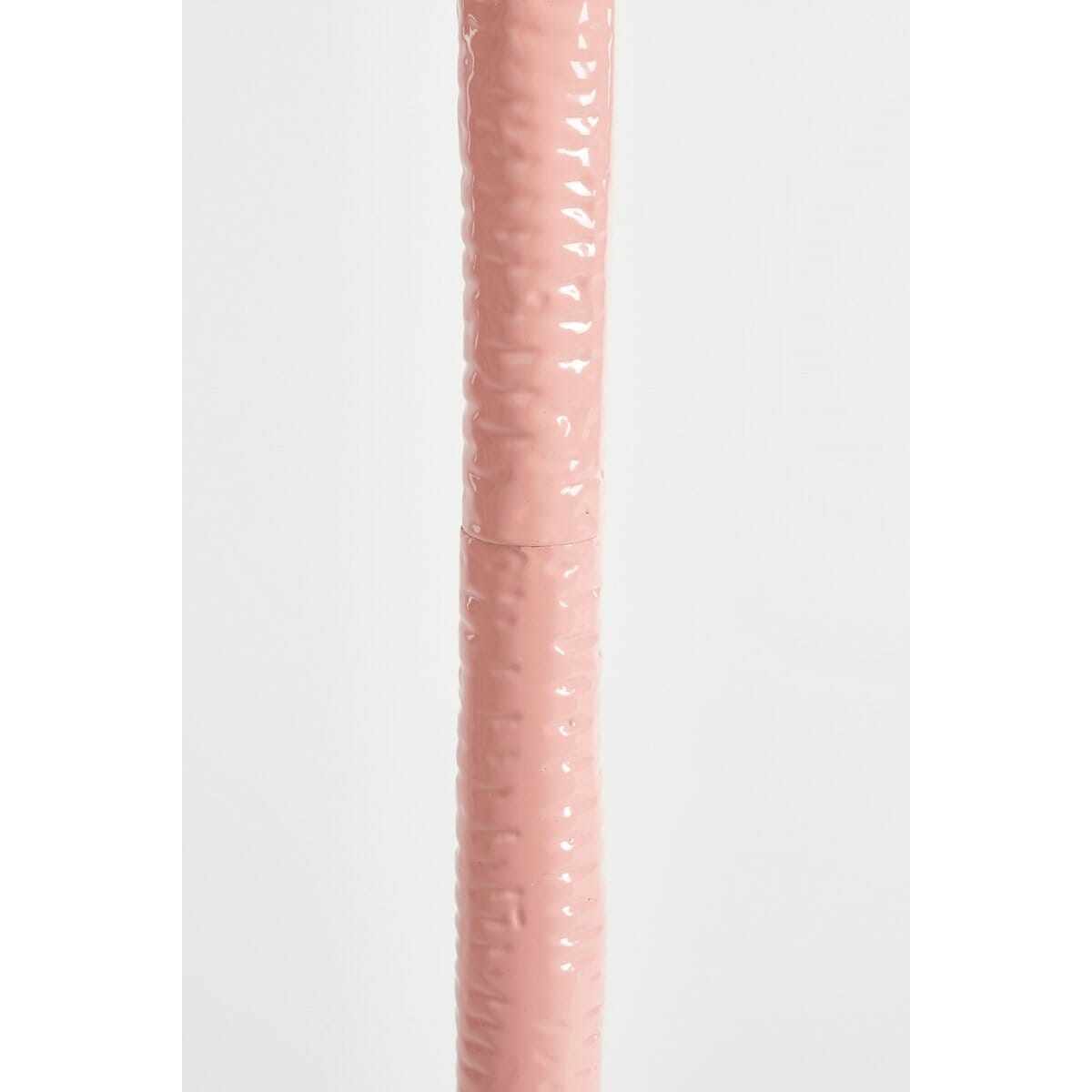 Colin Beistelltisch – H58 x Ø34 cm – Recyceltes Aluminium – 100 % FSC – Hellrosa Mica Decorations