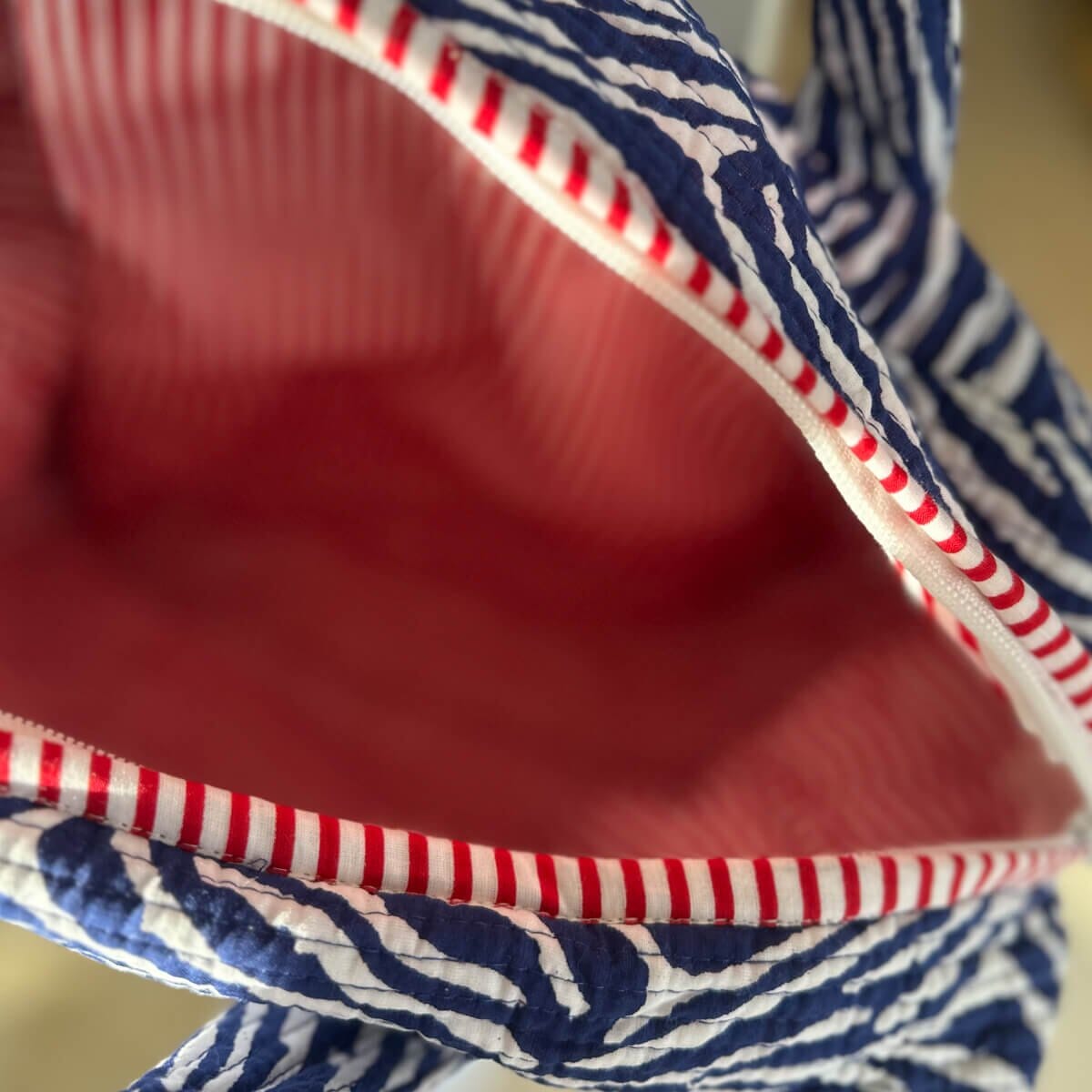 Große Reisetasche "Blue Zebra" KIKOONI