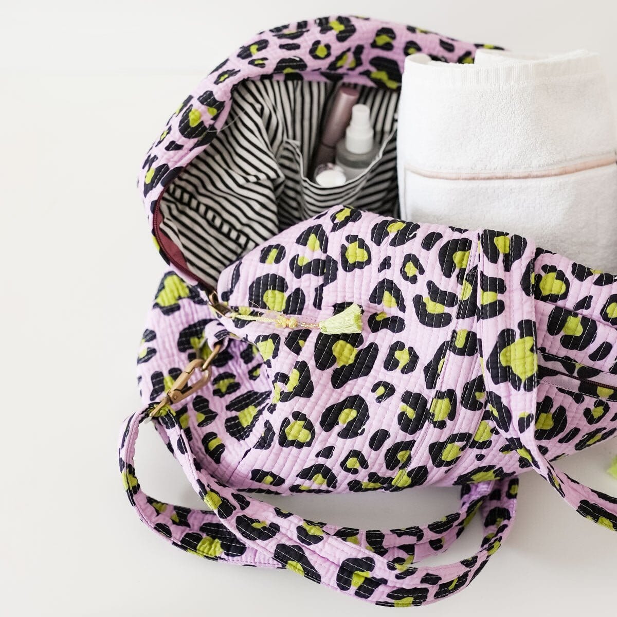 Grosse Reisetasche "Oh Leo cosmic lilac" Reisetasche KIKOONI