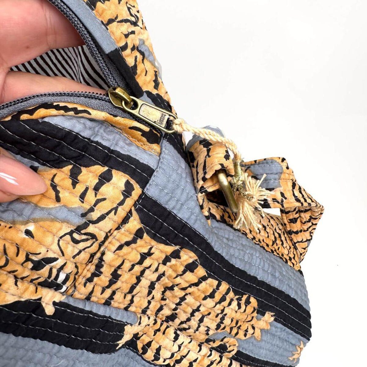 Grosse Reisetasche "Poppy Tiger black" KIKOONI