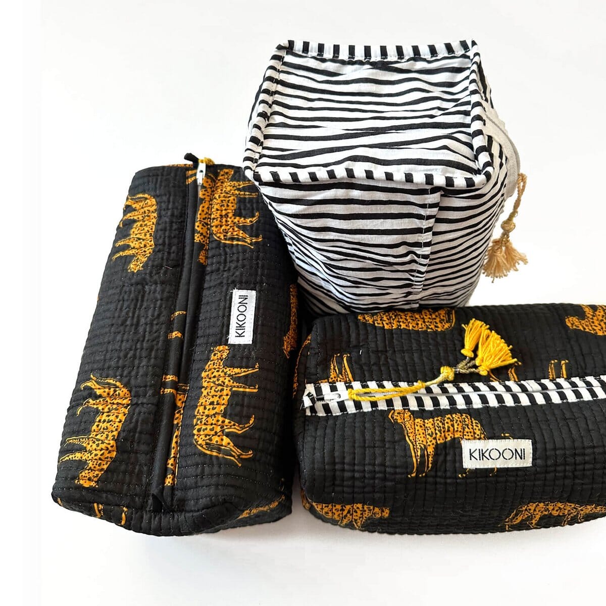 Handgemachte Kosmetiktasche "Black Leopard" Kosmetiktasche KIKOONI