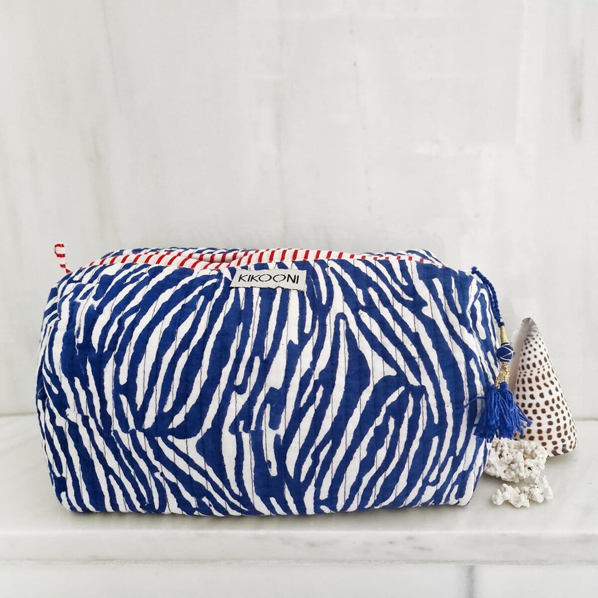 Handgemachte Kosmetiktasche "blue Zebra" Kosmetiktasche KIKOONI