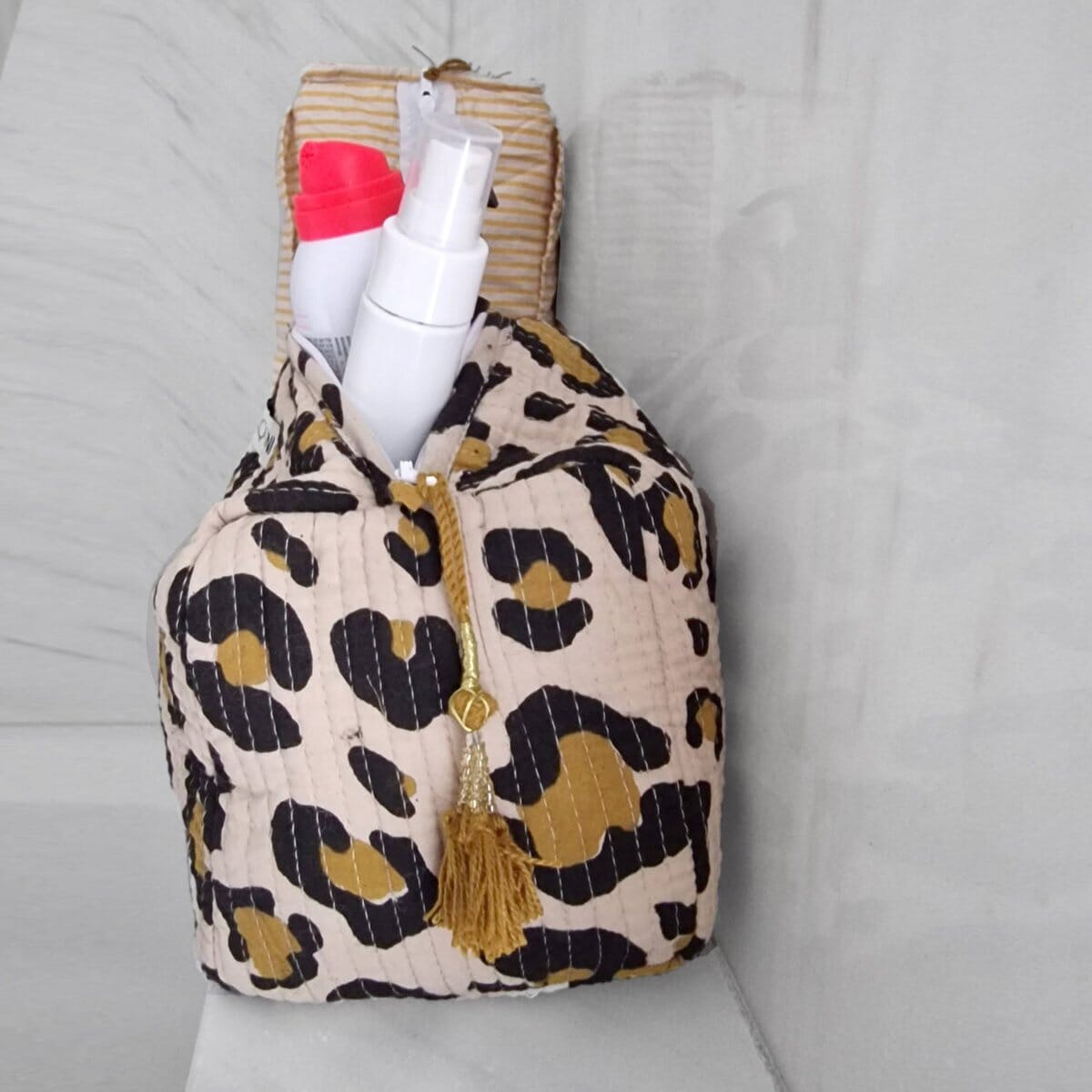 Handgemachte Kosmetiktasche "Oh Leo" Kosmetiktasche KIKOONI