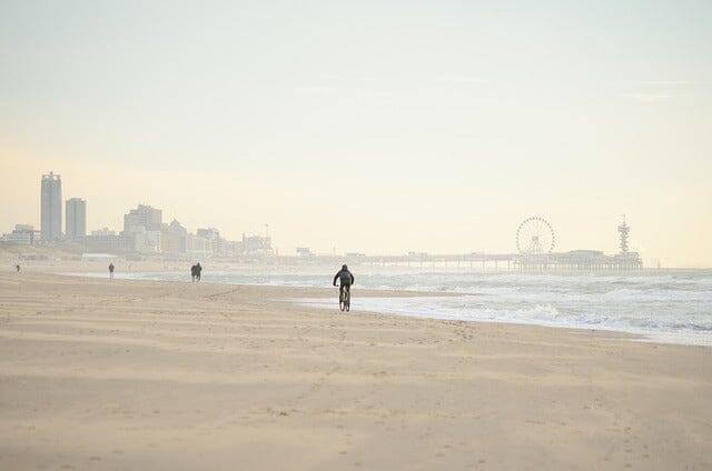 Winter-Strand in den Niederlanden: Pure Entspannung für deinen Niksen-Moment