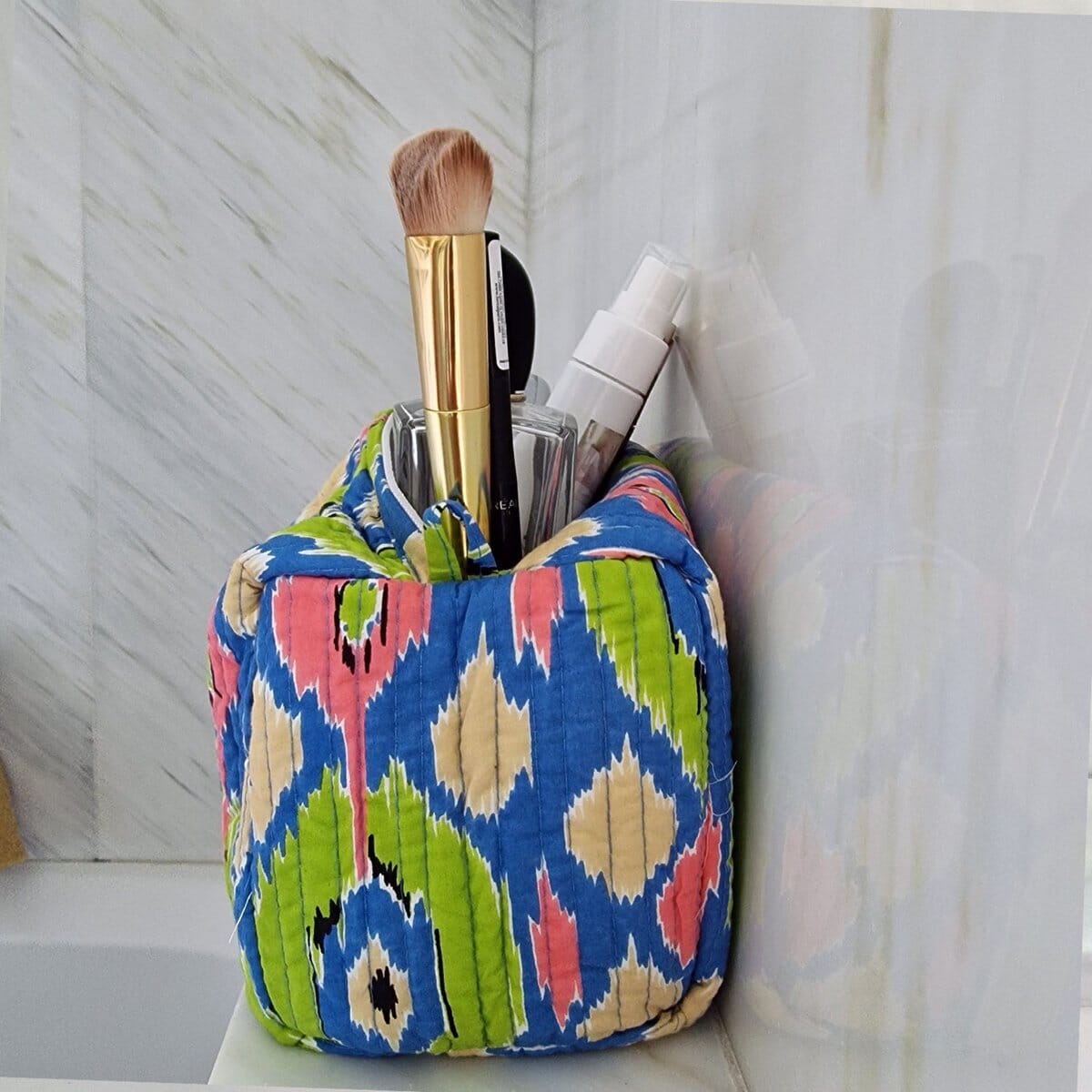 Handgemachte Kosmetiktasche "Colorful Ikat" Kosmetiktasche KIKOONI 